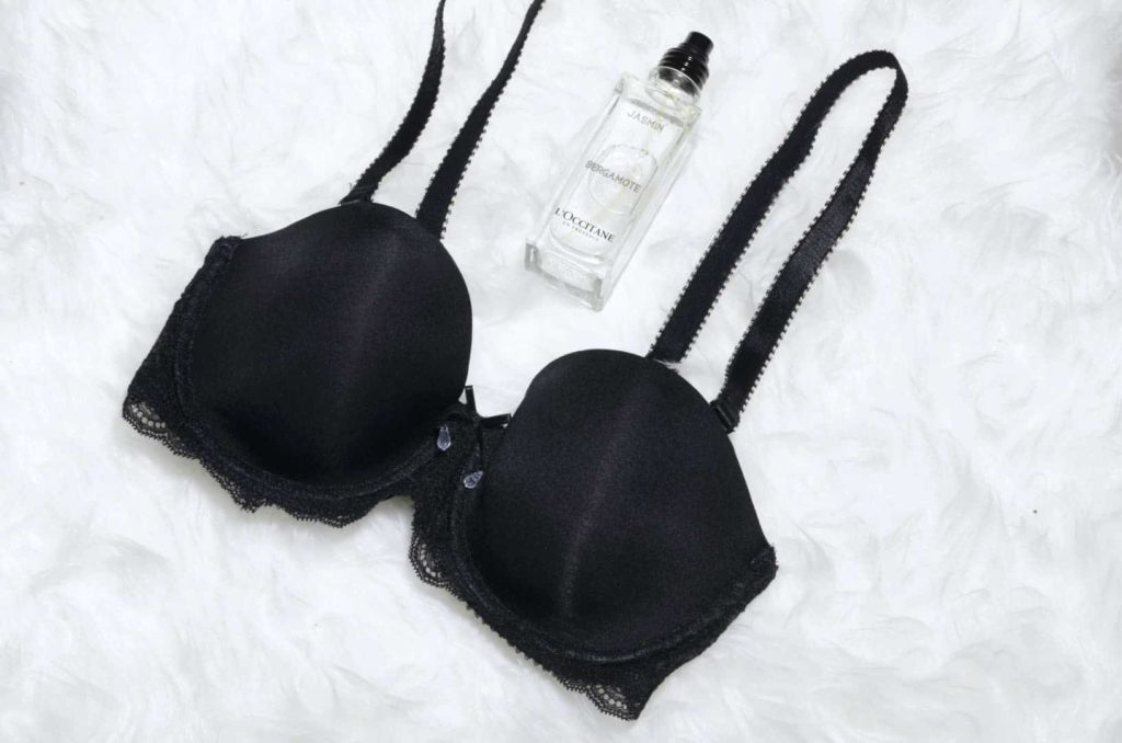 how to keep a strapless bra up