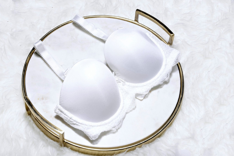 Should You Toss Or Donate Your Old Bras? - ParfaitLingerie.com - Blog