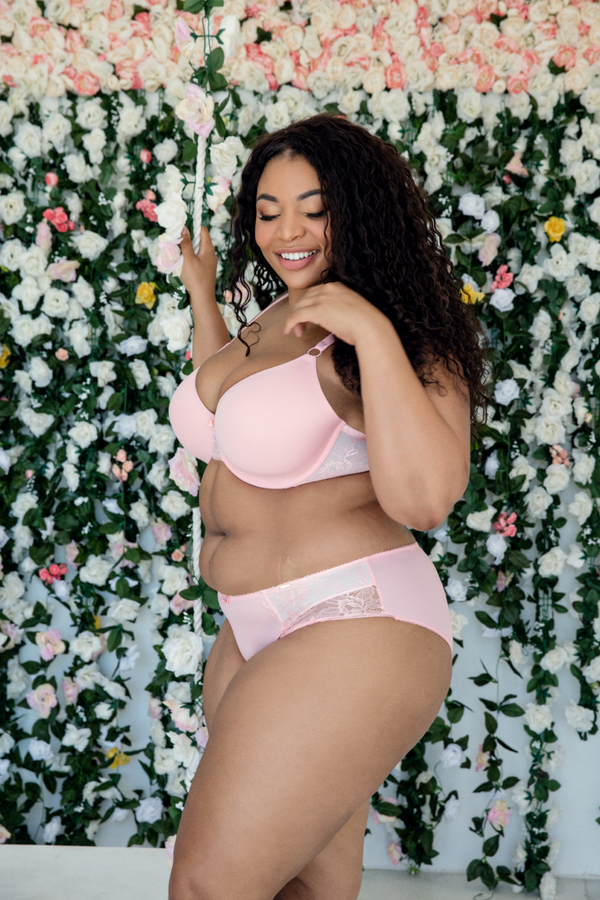 5 Reasons You Deserve A Bra That Fits, No Matter What Size You Are -  ParfaitLingerie.com - Blog