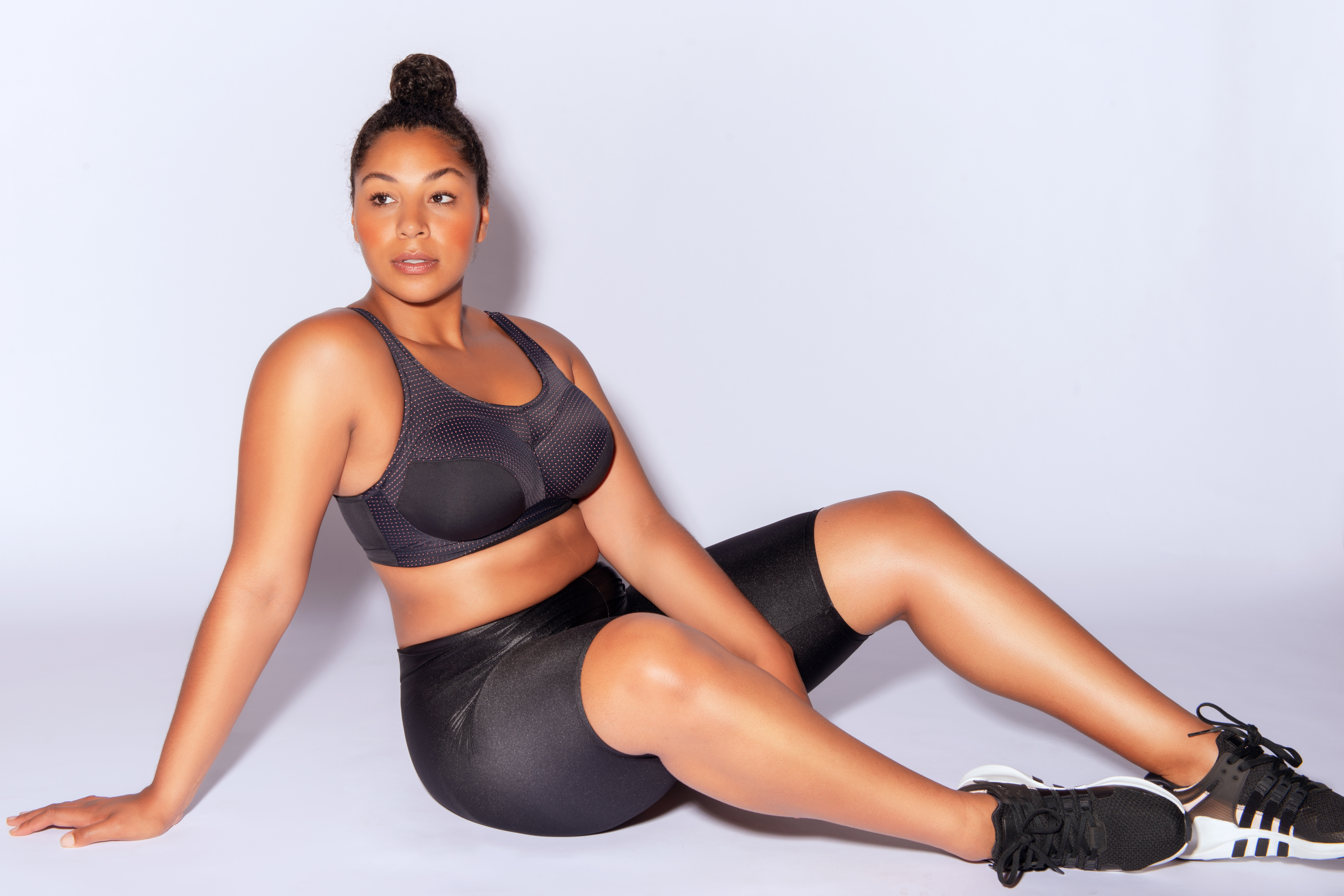 PARFAIT PowerFit UnlinedWiredSportBraP6002 BlackWPinkBlush2 - 7 Easy Ways To Squeeze In A Workout While Traveling