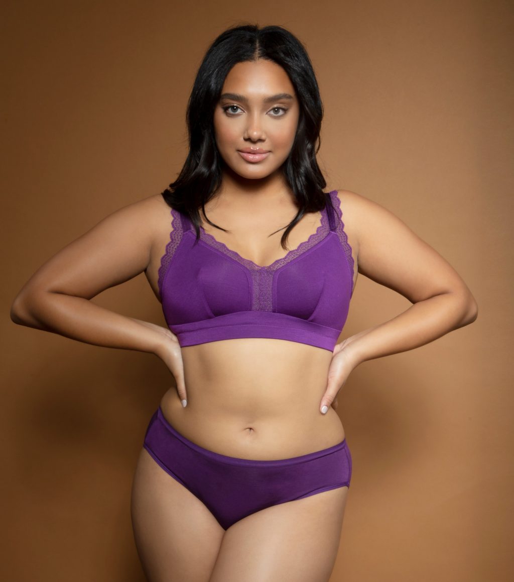 AW21 05109 crop 1024x1158 - Embrace Your Curves in Colorful Bras